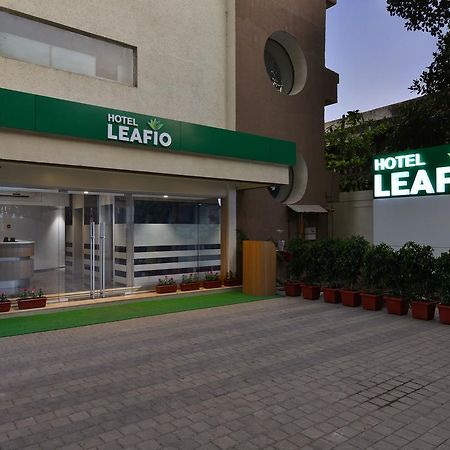 Hotel Leafio-Near Airport Mumbai Exteriör bild