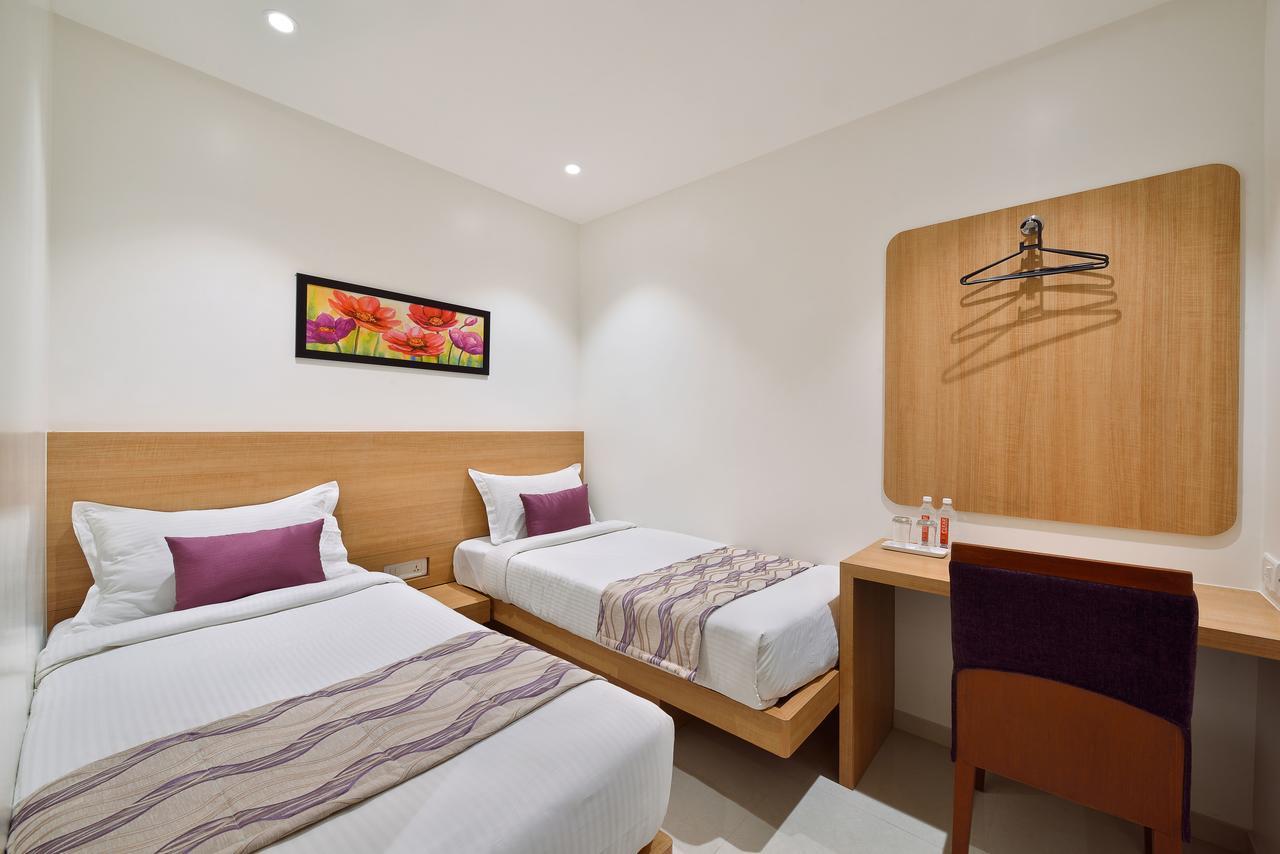 Hotel Leafio-Near Airport Mumbai Exteriör bild