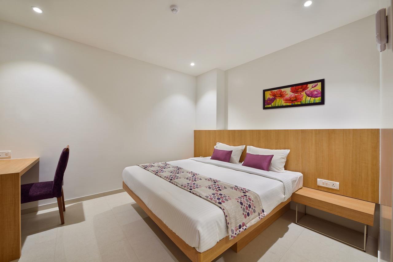 Hotel Leafio-Near Airport Mumbai Exteriör bild