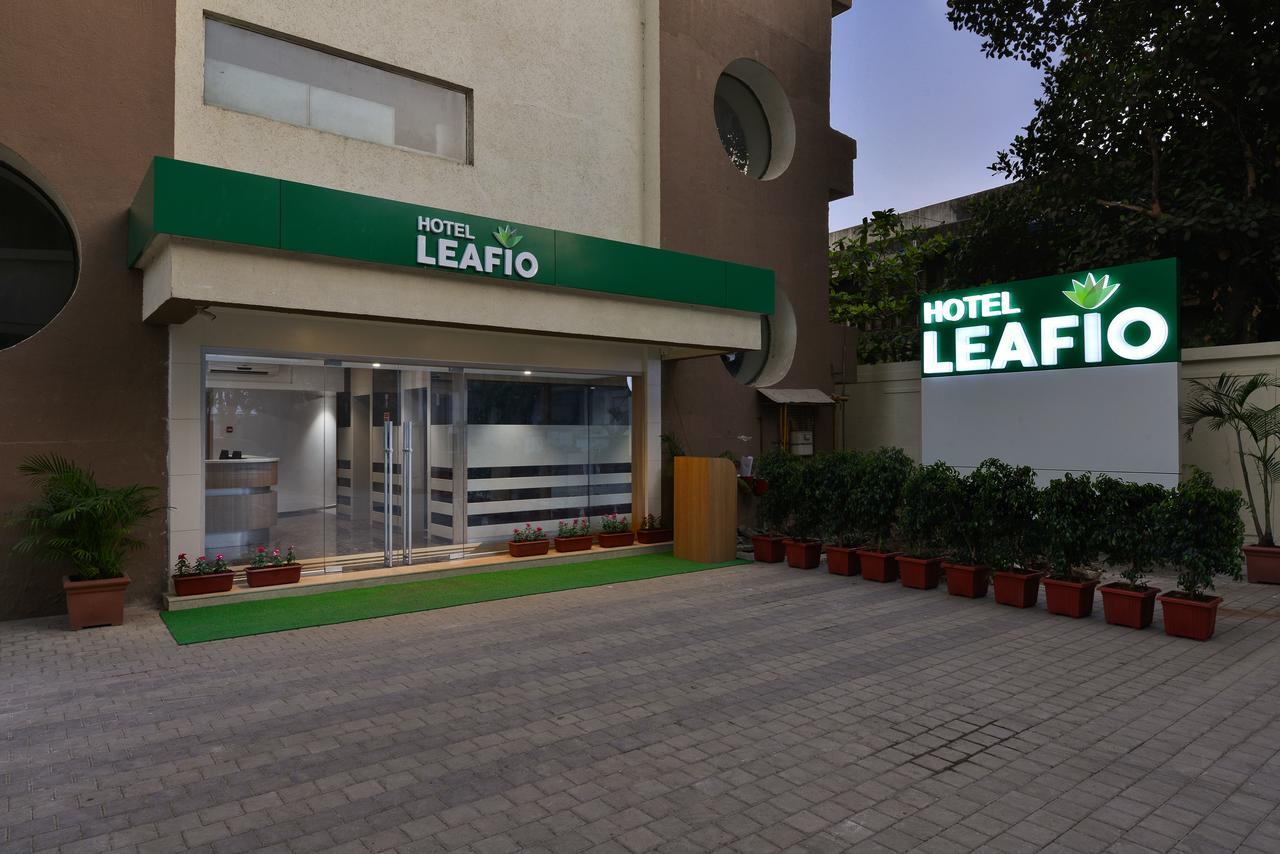 Hotel Leafio-Near Airport Mumbai Exteriör bild
