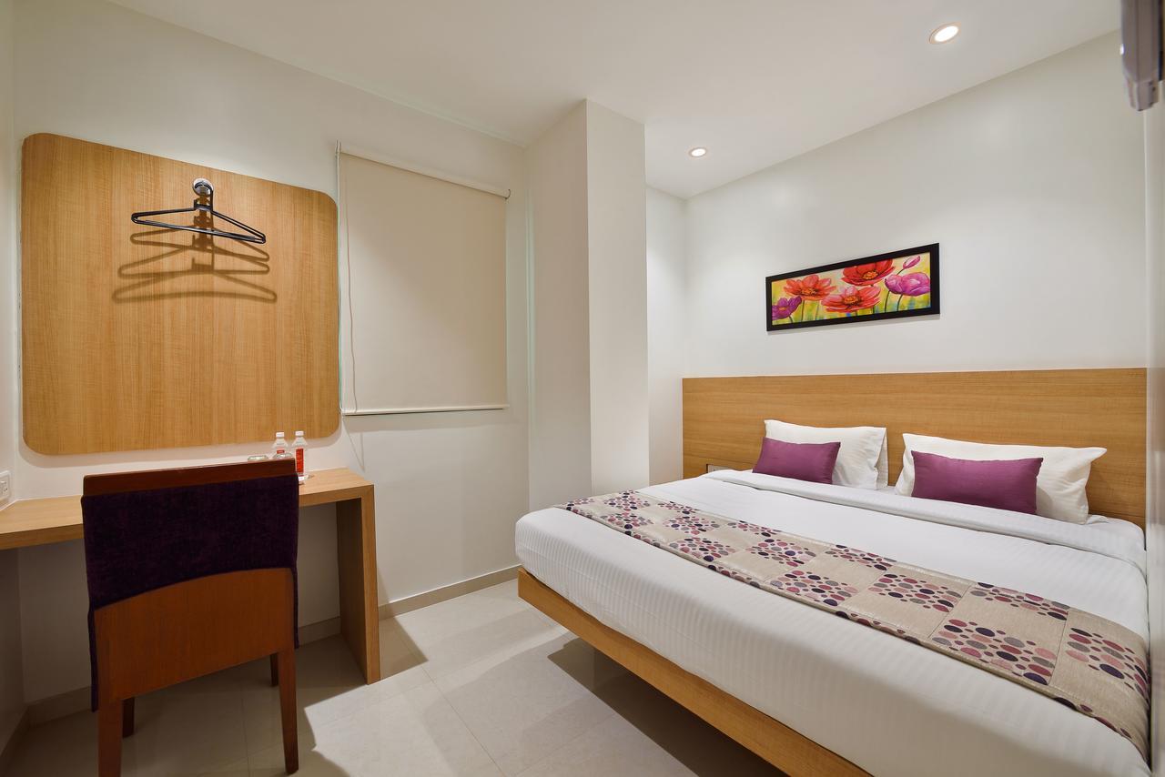 Hotel Leafio-Near Airport Mumbai Exteriör bild